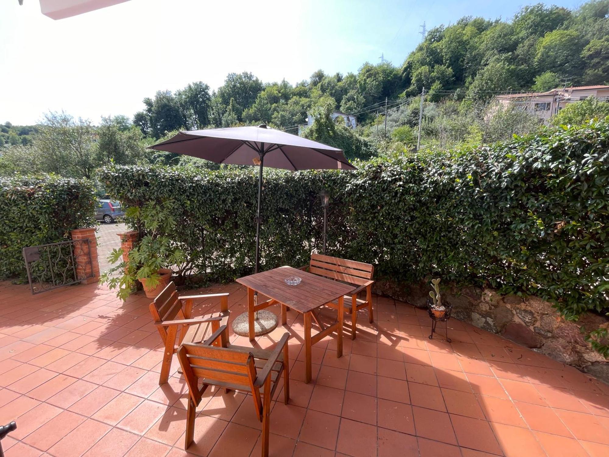 Appartamento Comodo Per Lerici E 5 Terre Piano di Follo Exteriör bild